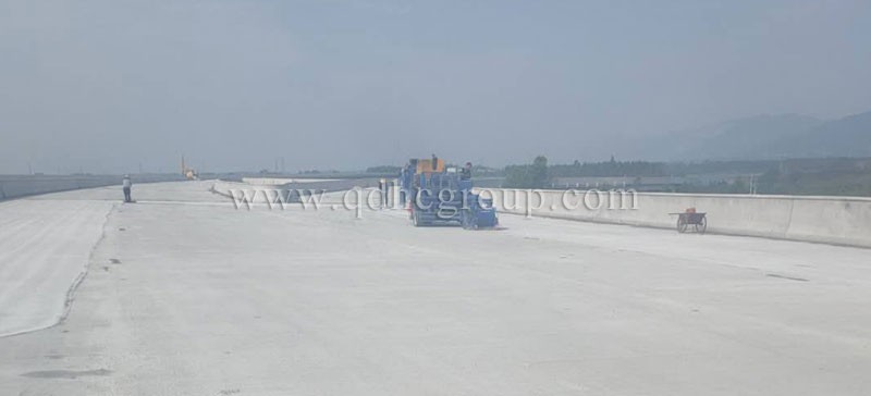 高速公路清理現(xiàn)場